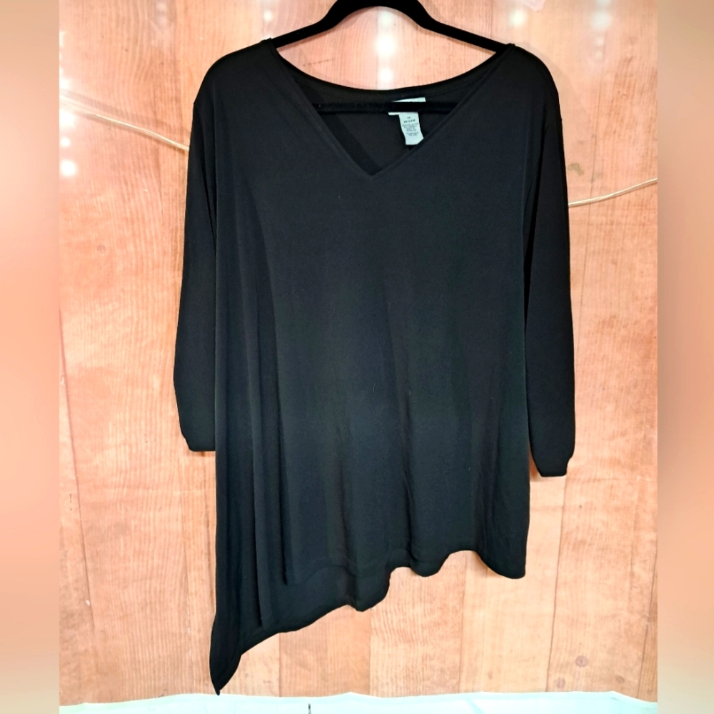 Catherine's size 1X black v-neck blouse